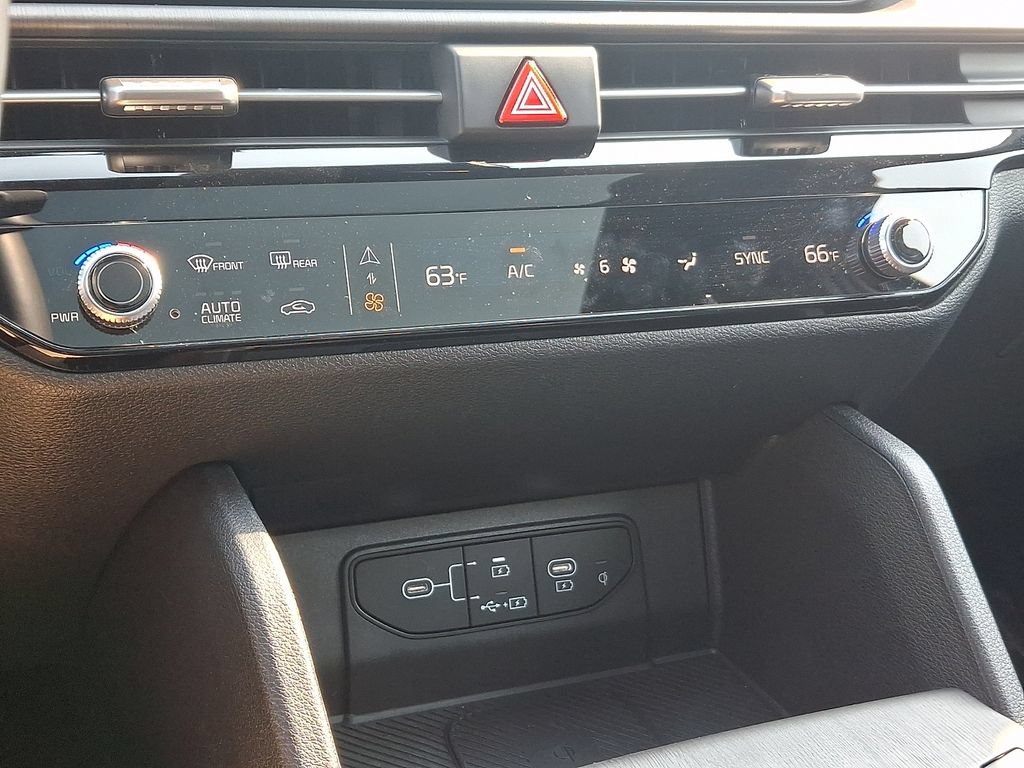 Certified 2026 Kia Sportage X-Line w/ X-Line Premium Package AWD/4WD image 16