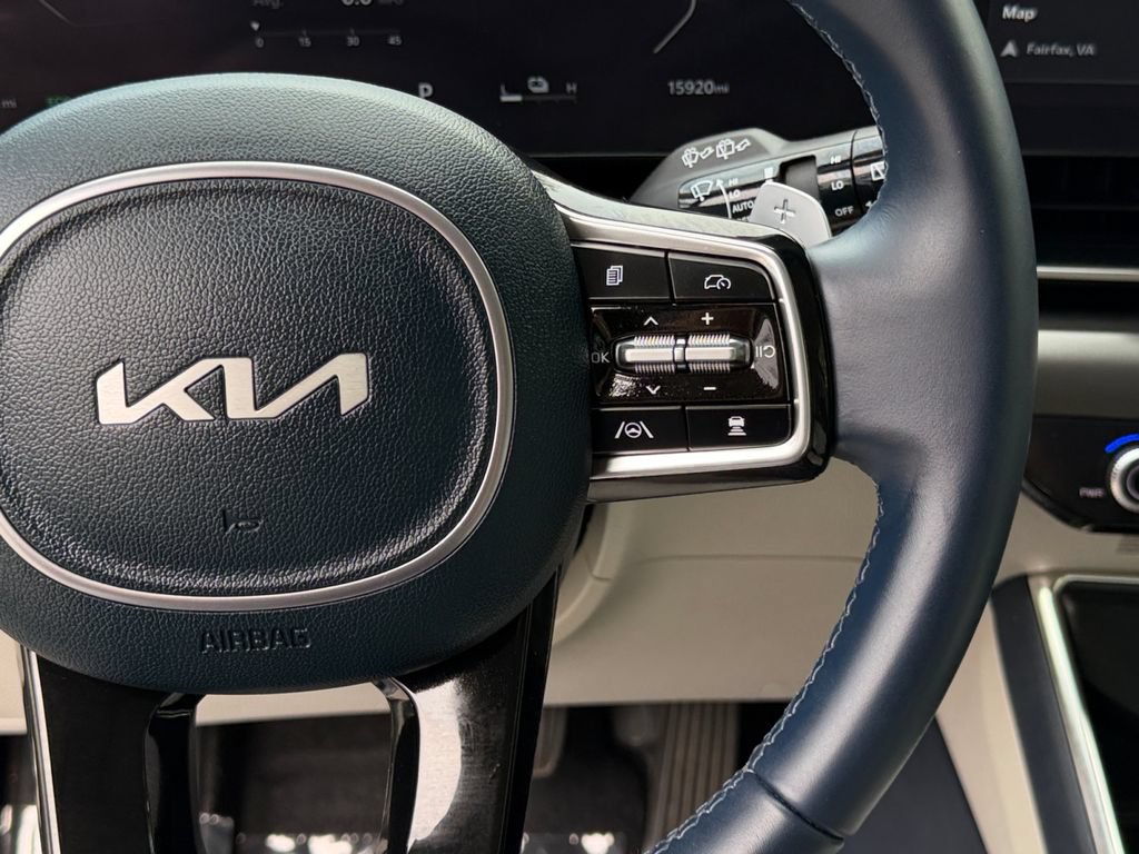 Certified 2025 Kia Carnival SX w/ SX Dark Edition Package FWD image 19