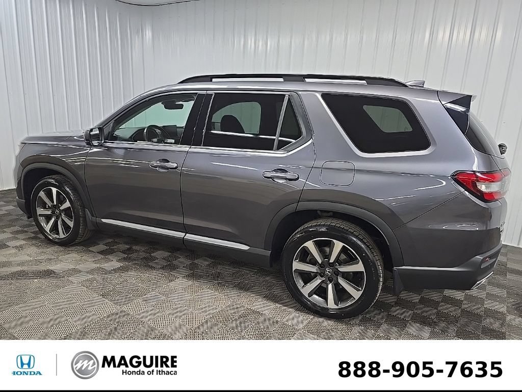 Used 2023 Honda Pilot Elite image 4