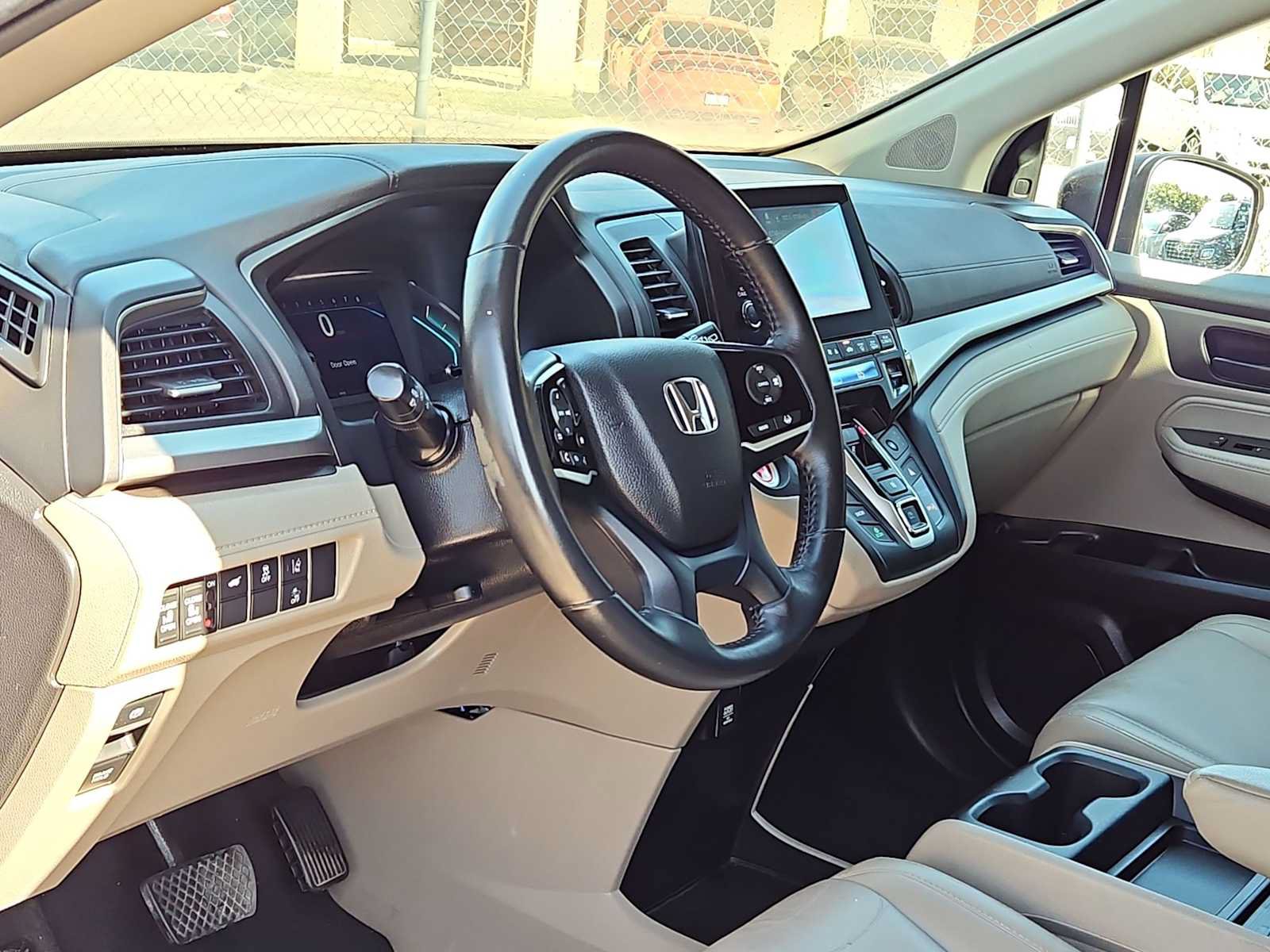 Used 2018 Honda Odyssey EX-L image 2