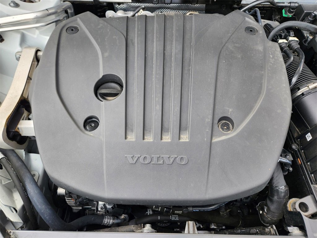 Used 2025 Volvo XC60 B5 Core w/ Protection Package Premier image 8