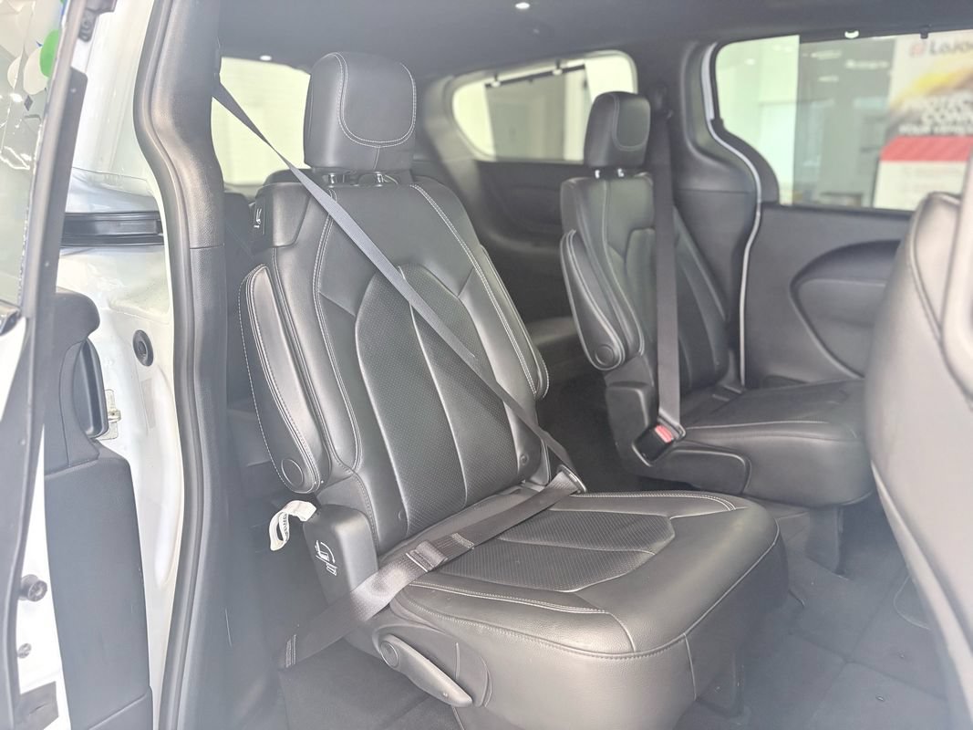 Used 2020 Chrysler Pacifica Touring-L w/ Advanced Safetytec Group AWD/4WD image 25
