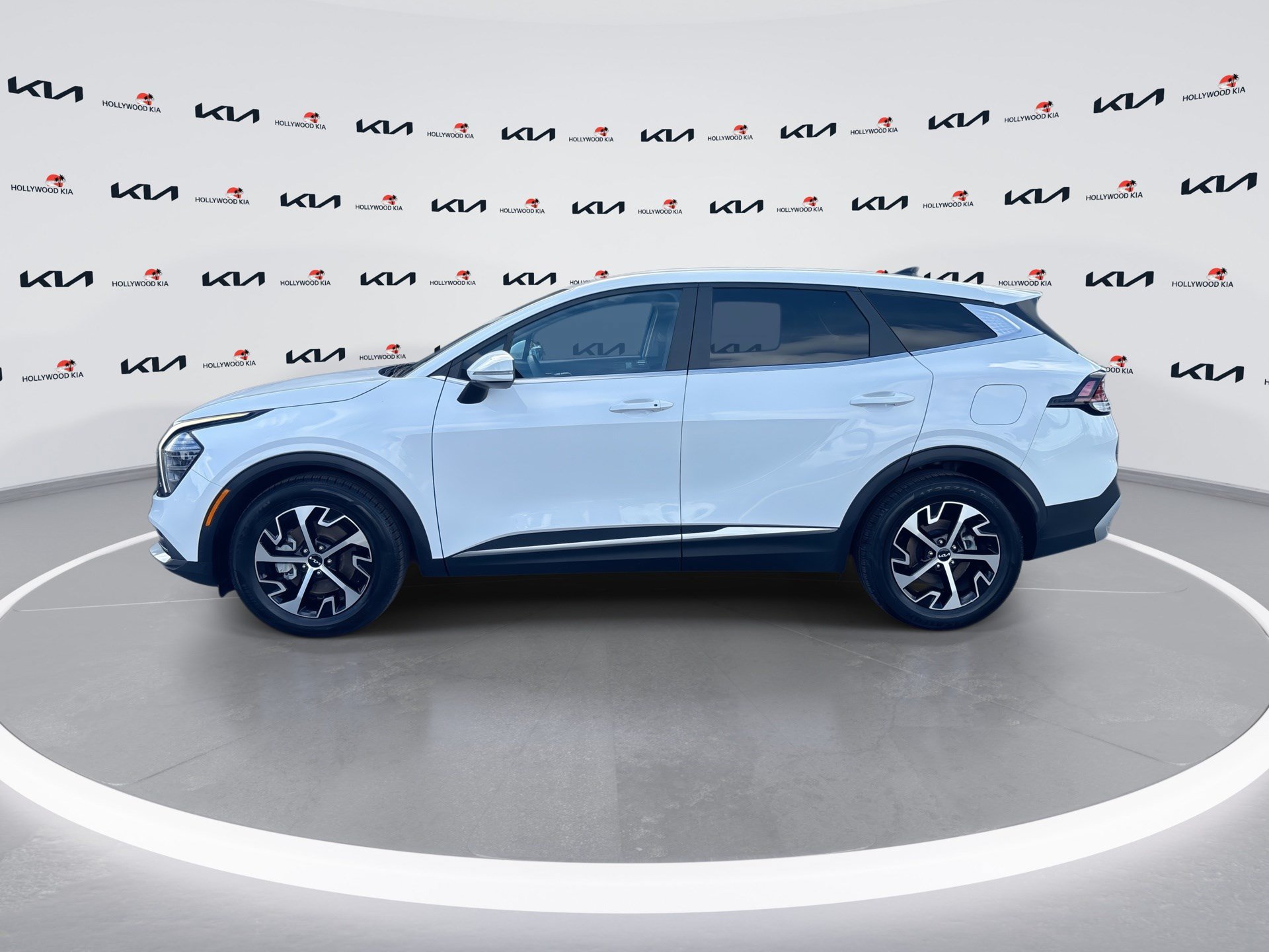 Used 2024 Kia Sportage EX FWD image 5