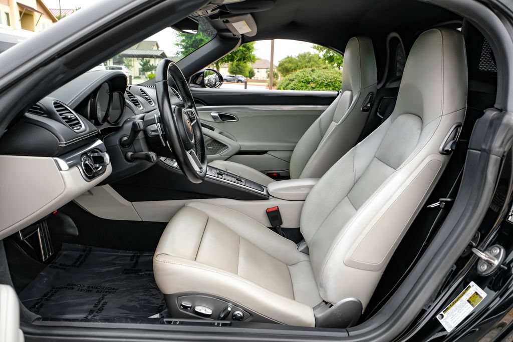 Used 2018 Porsche 718 Boxster S RWD image 33