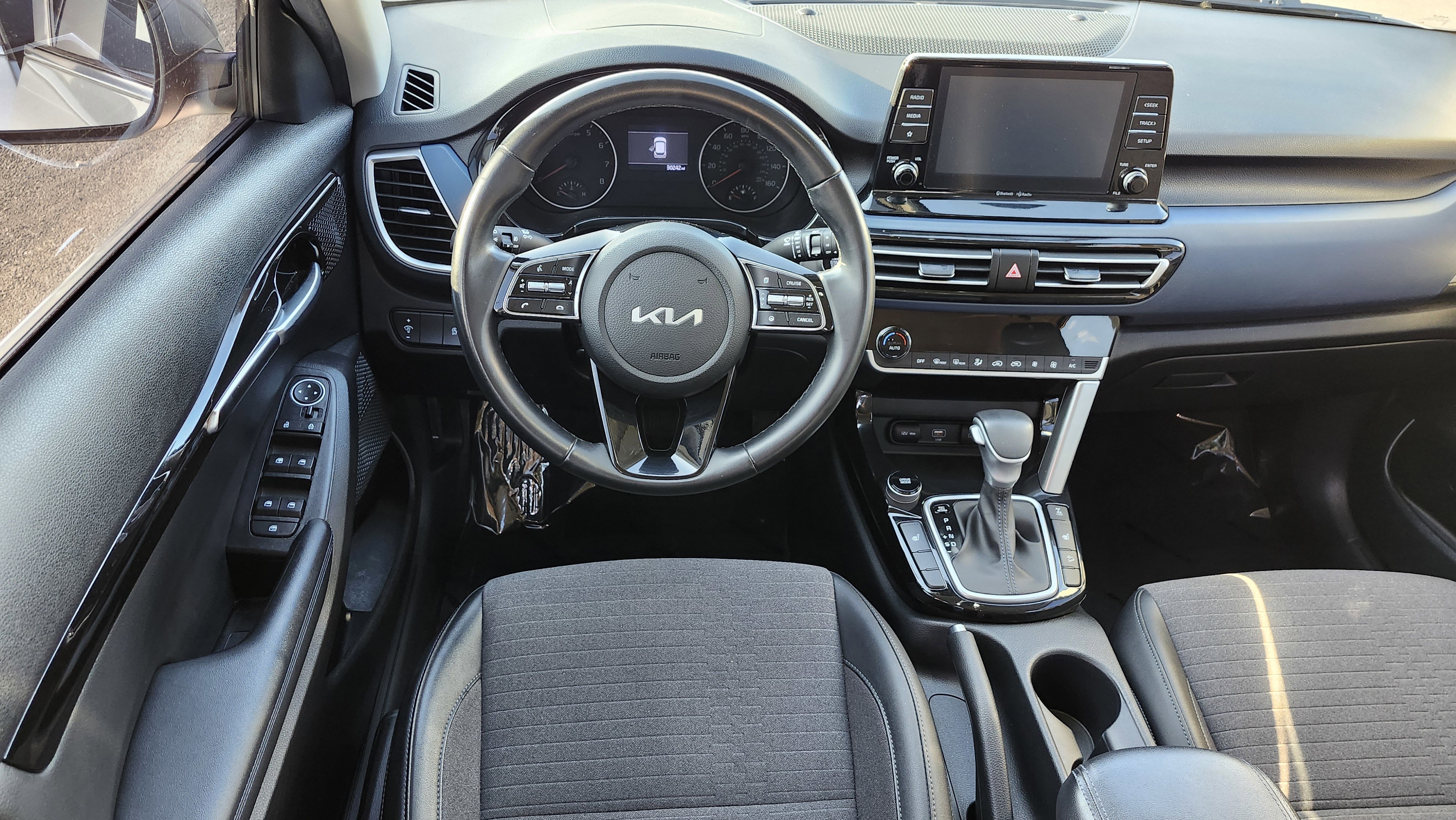 Used 2023 Kia Seltos S image 19