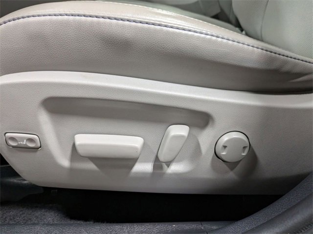 Used 2019 Toyota Highlander Limited image 13