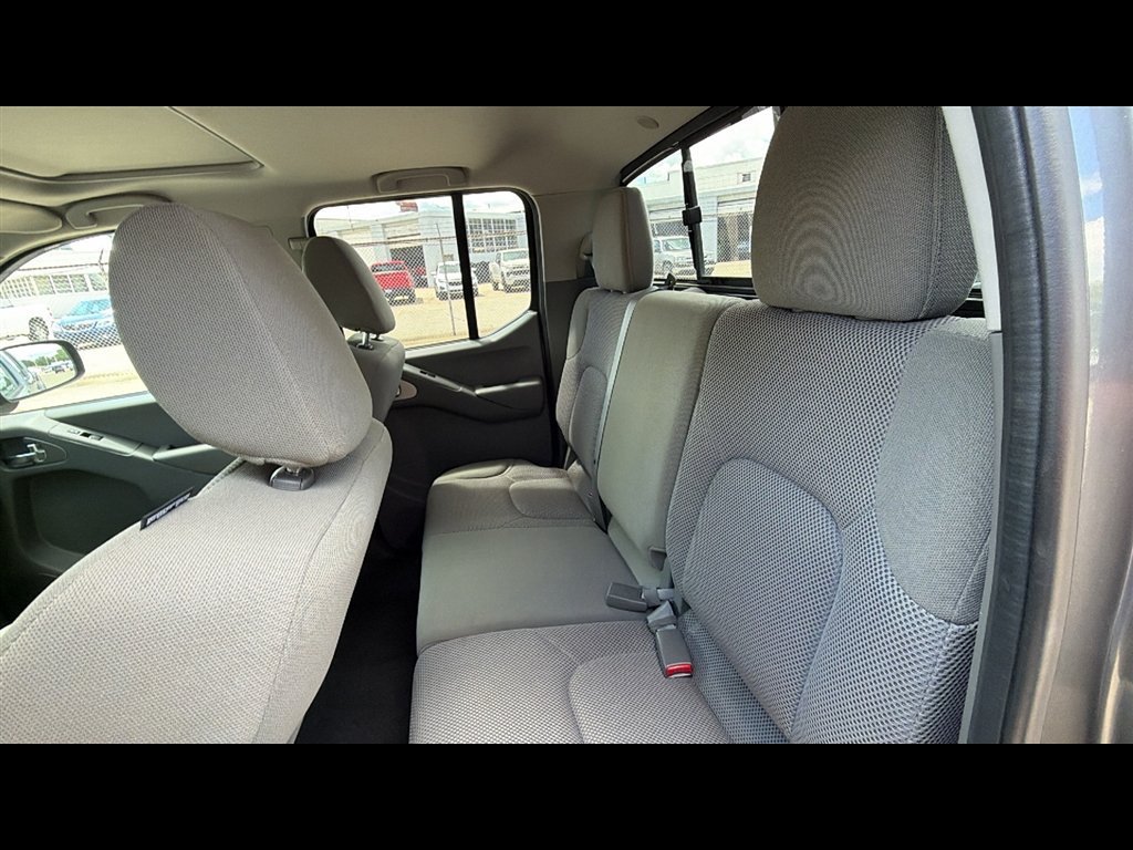 Used 2018 Nissan Frontier SV AWD/4WD image 24