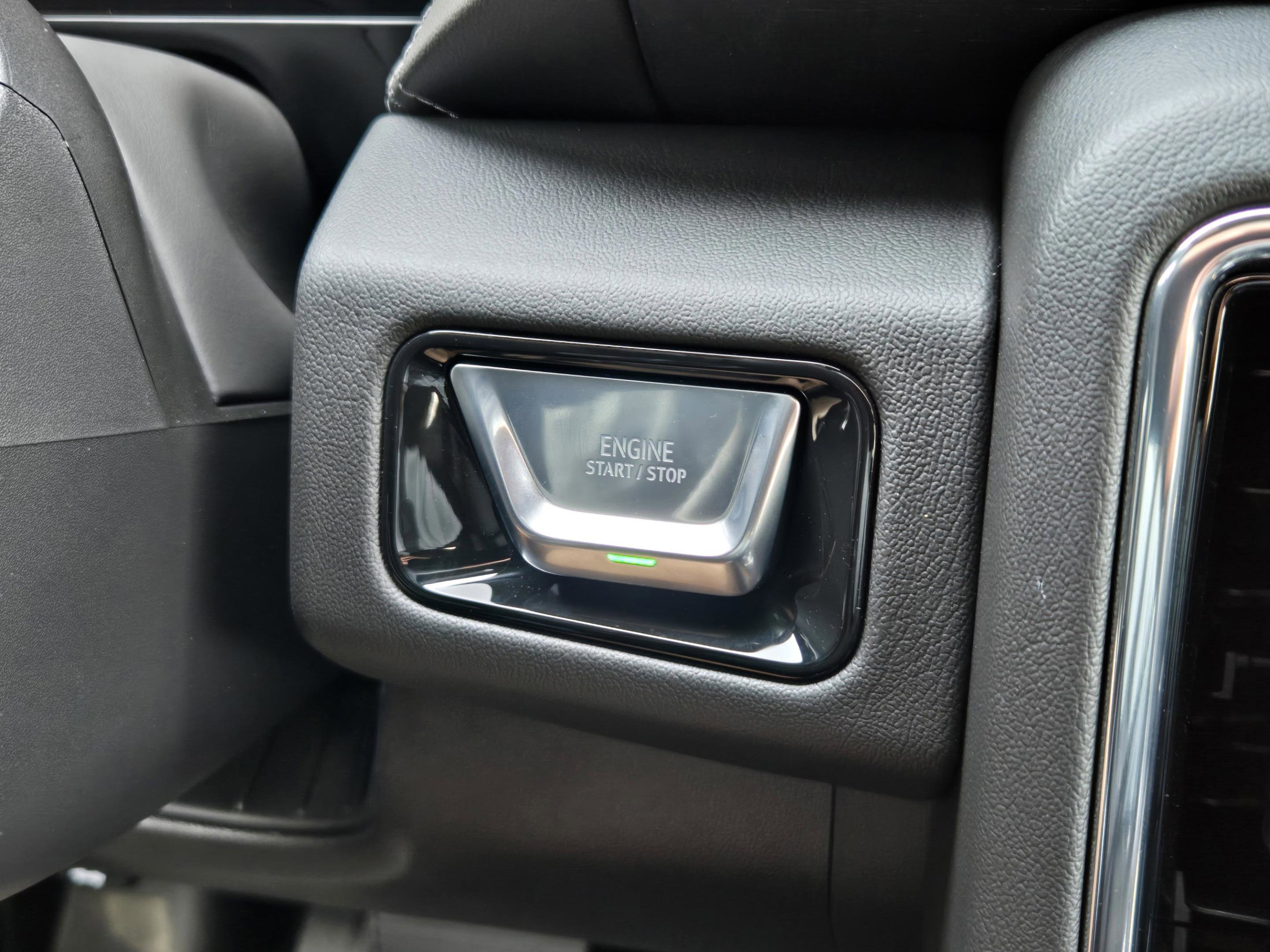 Used 2026 GMC Yukon Denali w/ Denali Reserve Package image 15