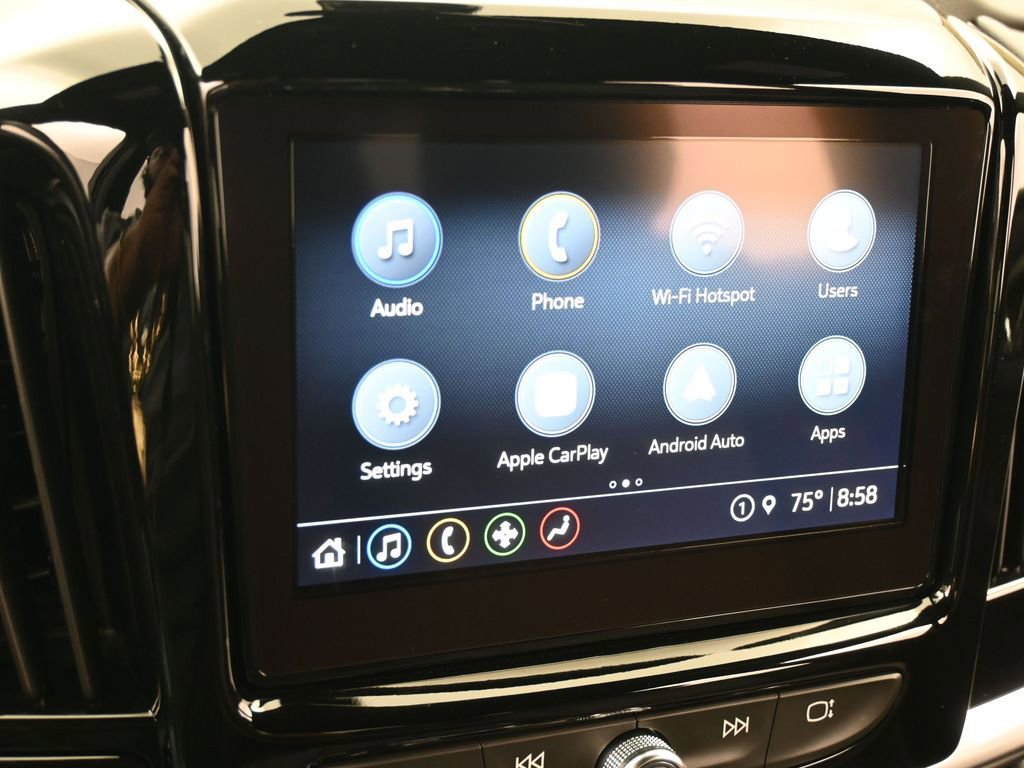 Used 2023 Chevrolet Traverse LT image 19