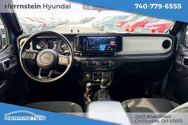 Used 2025 Jeep Gladiator Nighthawk image 6