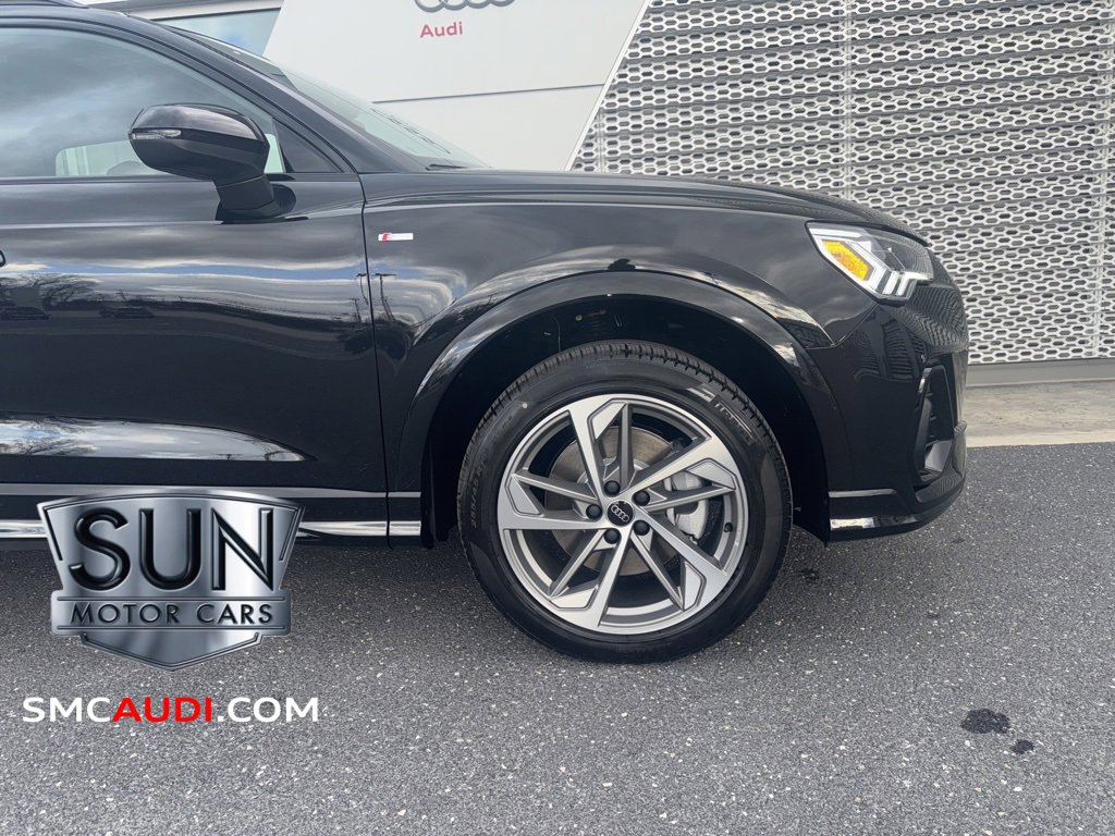 New 2025 Audi Q3 2.0T Premium image 3
