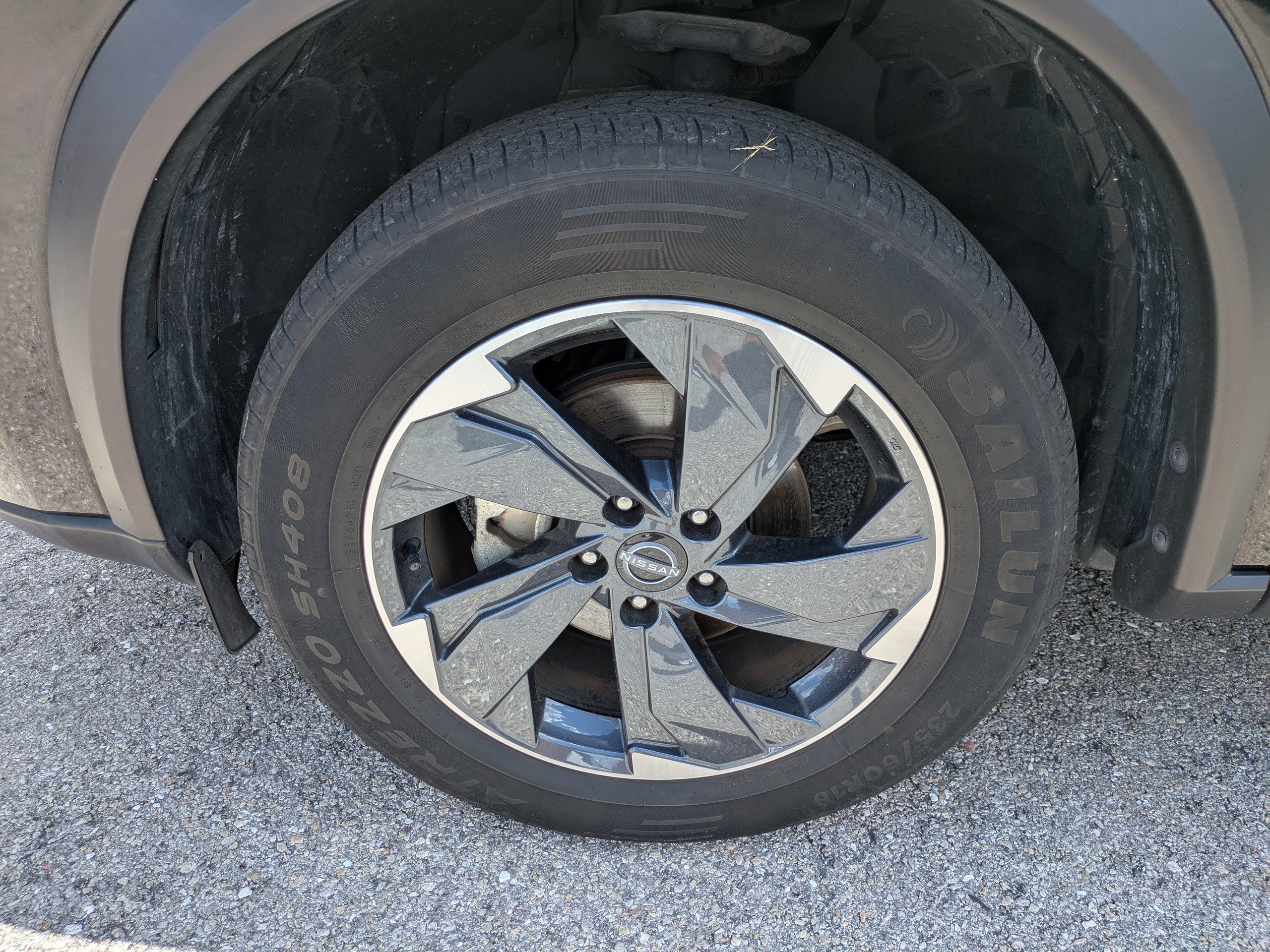 Used 2024 Nissan Rogue SV FWD image 11