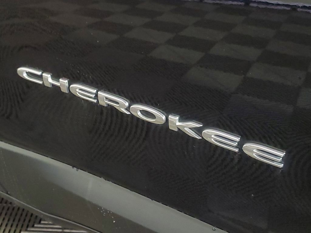 Used 2019 Jeep Cherokee Limited image 9