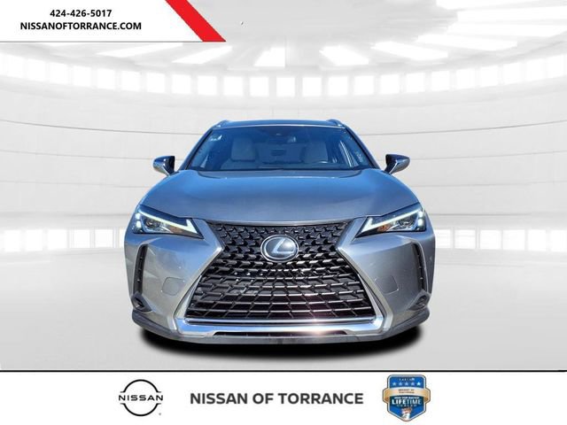 Used 2020 Lexus UX 200 image 2