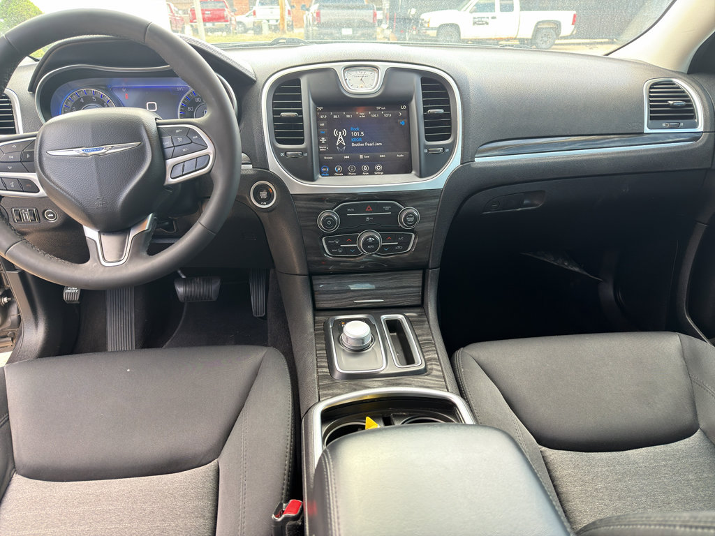 Used 2022 Chrysler 300 Touring w/ Sport Appearance Package RWD image 12