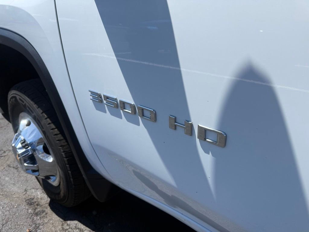 Used 2024 Chevrolet Silverado 3500 LT w/ Convenience Package AWD/4WD image 13
