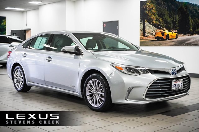 Used 2018 Toyota Avalon Limited image 1