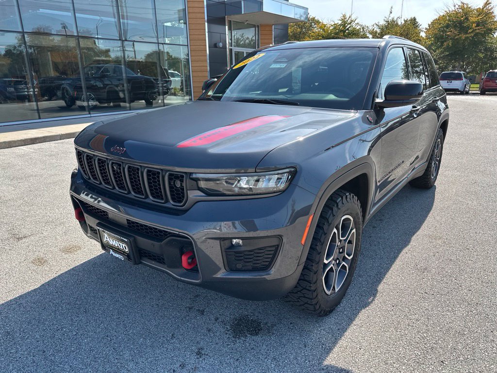 Used 2022 Jeep Grand Cherokee Trailhawk w/ ADV Protech Group II AWD/4WD image 2
