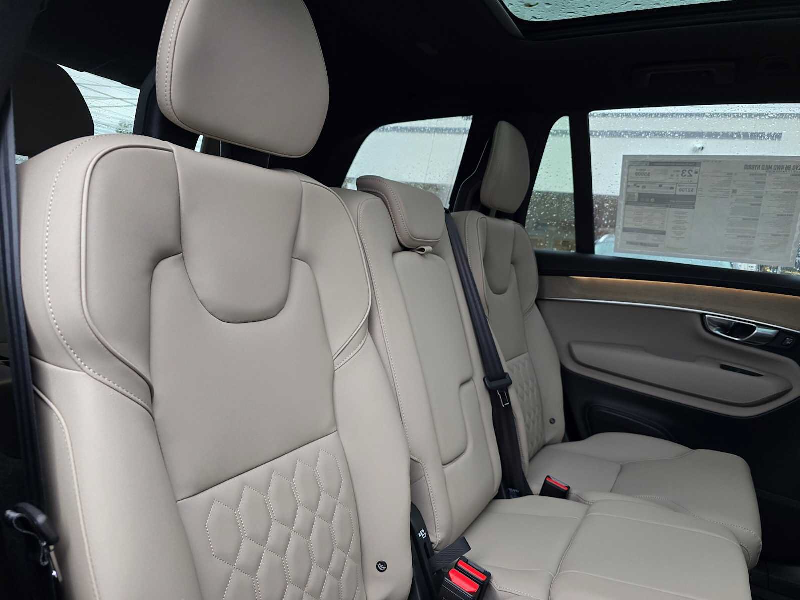 New 2026 Volvo XC90 B6 Plus w/ Protection Package Premier AWD/4WD image 14