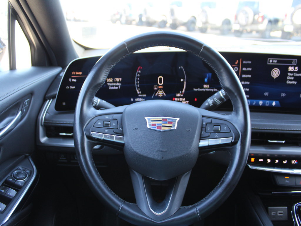 Used 2025 Cadillac XT4 Premium Luxury AWD/4WD image 17