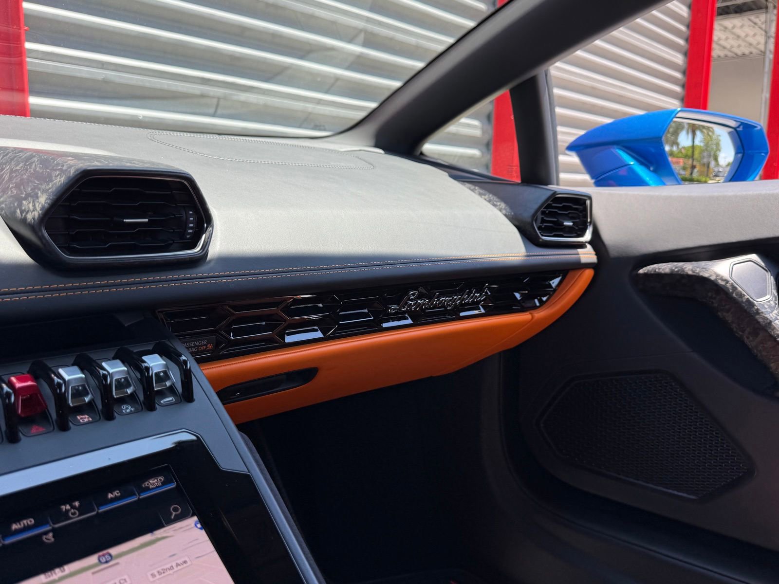 Used 2020 Lamborghini Huracan EVO RWD image 32