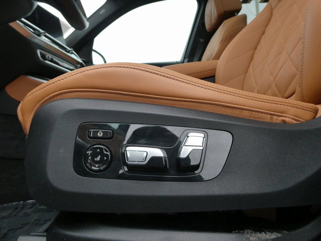 Used 2026 BMW X5 M60i AWD/4WD image 7
