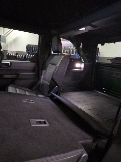 Used 2024 Ford Bronco Everglades image 32