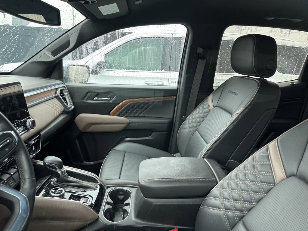 Used 2023 GMC Canyon Denali w/ Denali Black Edition image 19