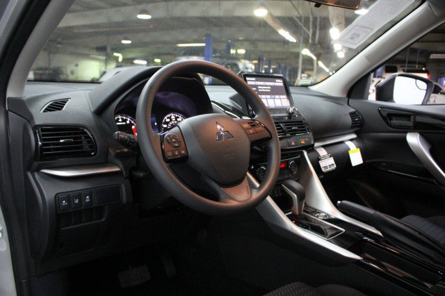 New 2026 Mitsubishi Eclipse Cross LE AWD/4WD image 5