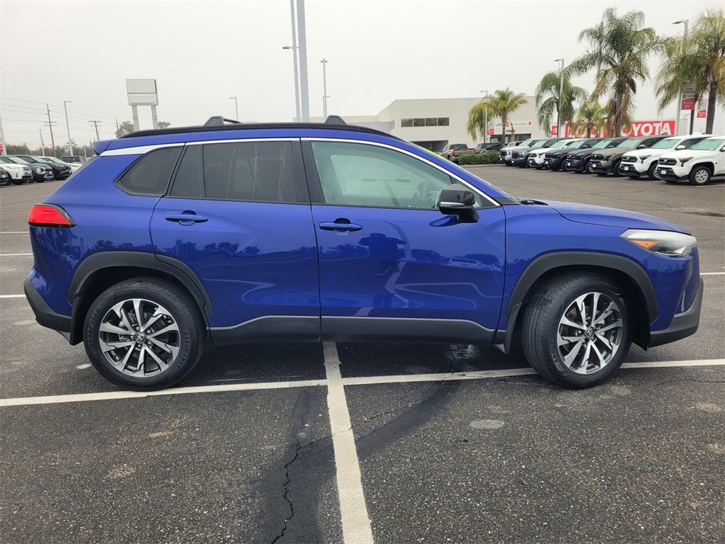 Certified 2025 Toyota Corolla Cross XLE image 3