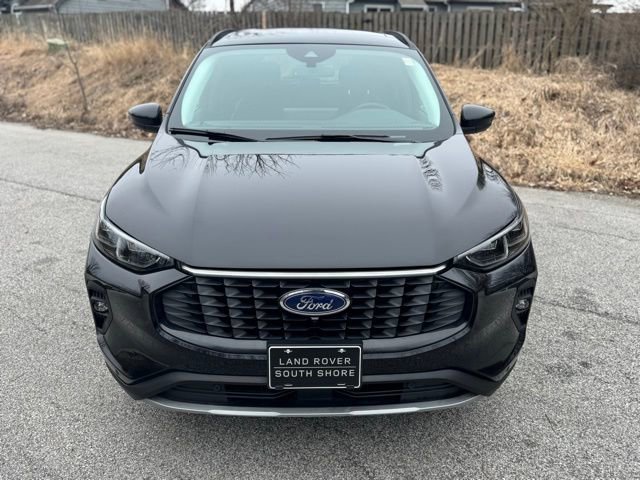 Used 2024 Ford Escape Platinum image 3