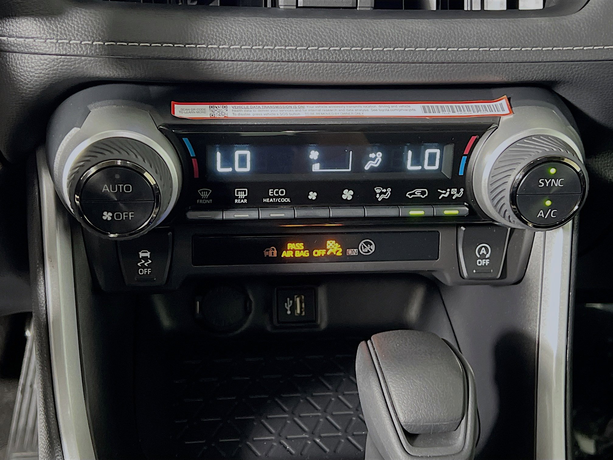 Used 2025 Toyota RAV4 XLE image 26