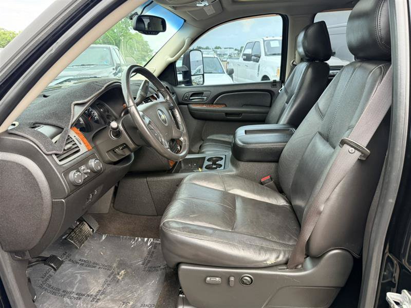 Used 2008 Chevrolet Silverado 3500 LTZ w/ Suspension Package, Off-Road AWD/4WD image 28