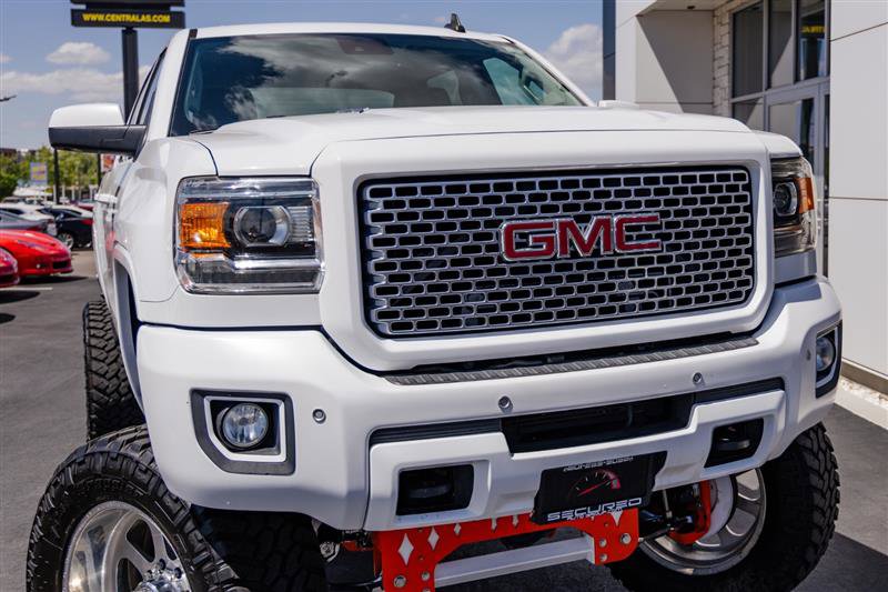 Used 2015 GMC Sierra 2500 SLT w/ Duramax Plus Package AWD/4WD image 3