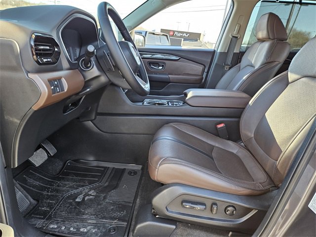 Used 2025 Honda Pilot Elite image 7