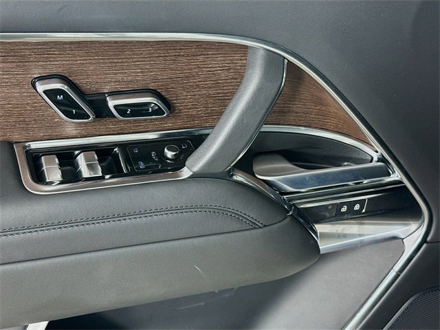 Certified 2023 Land Rover Range Rover SE image 20