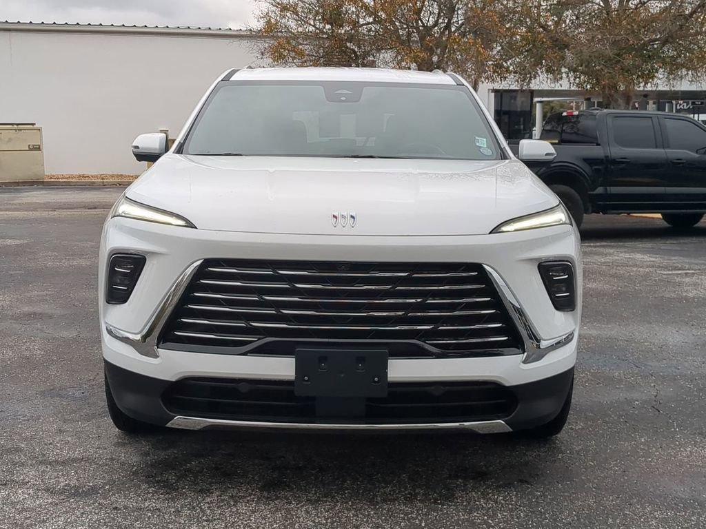 Used 2025 Buick Enclave Preferred image 9