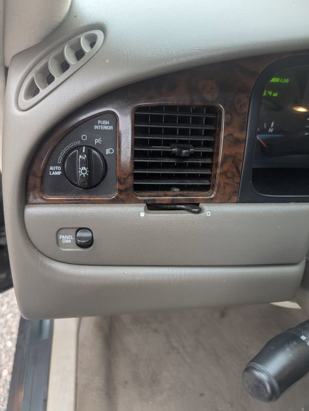 Used 1999 Lincoln Town Car Executive image 13