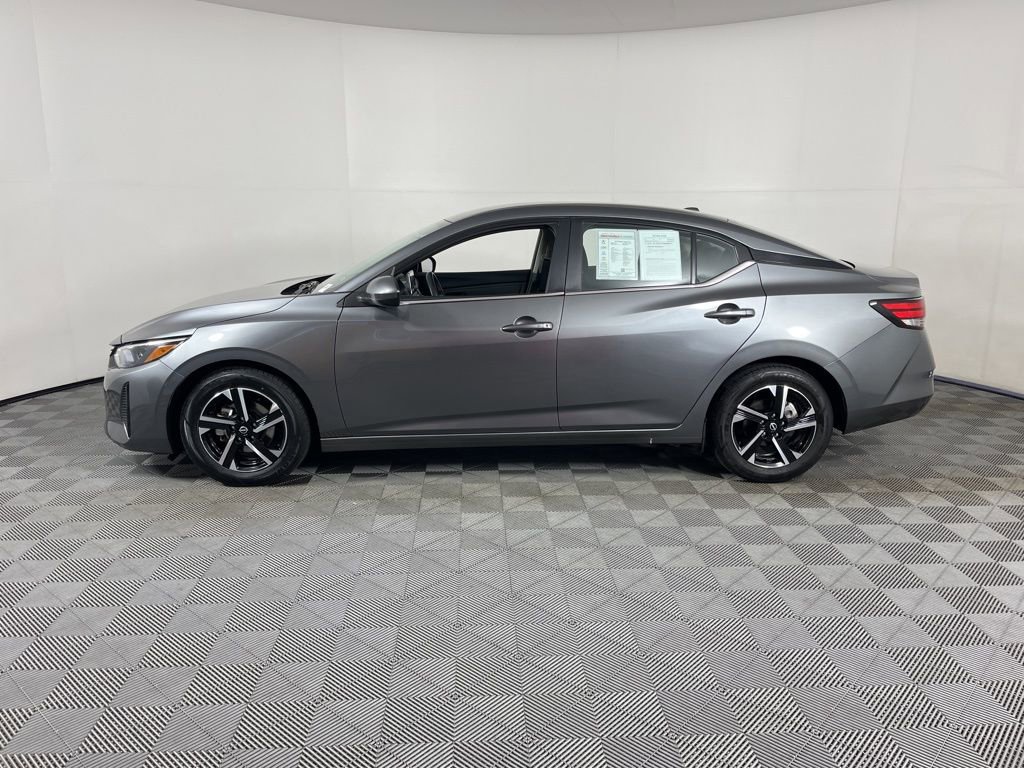 Used 2024 Nissan Sentra SV image 2