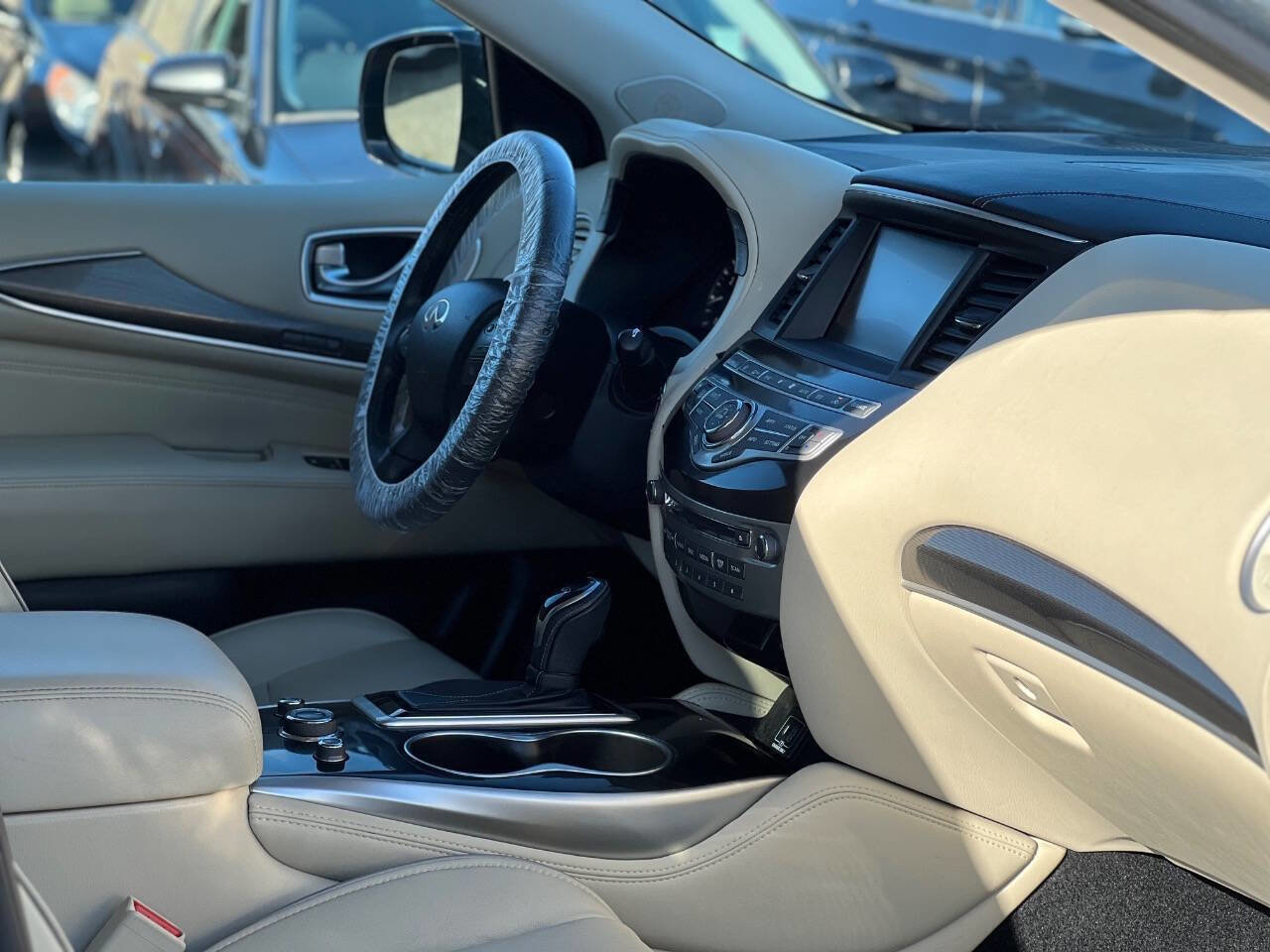 Used 2019 INFINITI QX60 Luxe w/ Essential Package image 15
