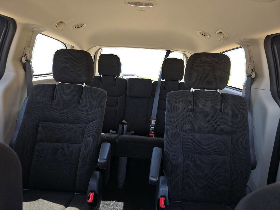 Used 2016 Dodge Grand Caravan SE w/ Quick Order Package 29E SE image 16