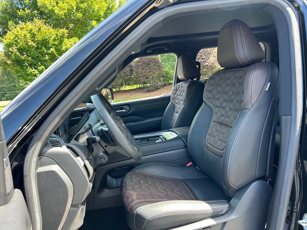Used 2025 Nissan Armada Platinum Reserve RWD image 49