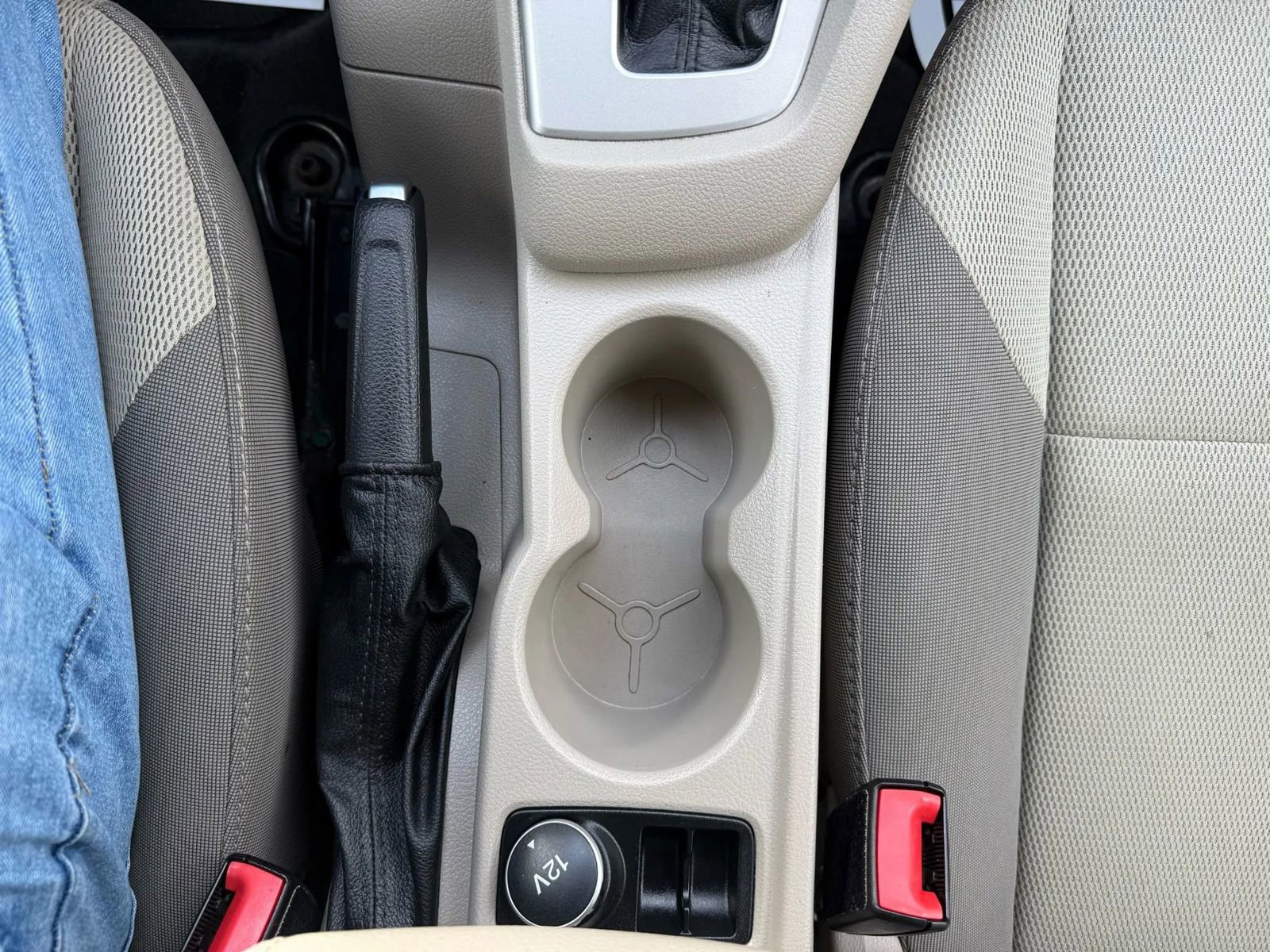 Used 2013 Ford Focus SE image 32