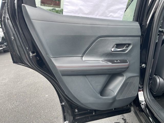 New 2025 Nissan Kicks SR image 15