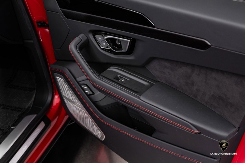 Used 2024 Lamborghini Urus S image 41