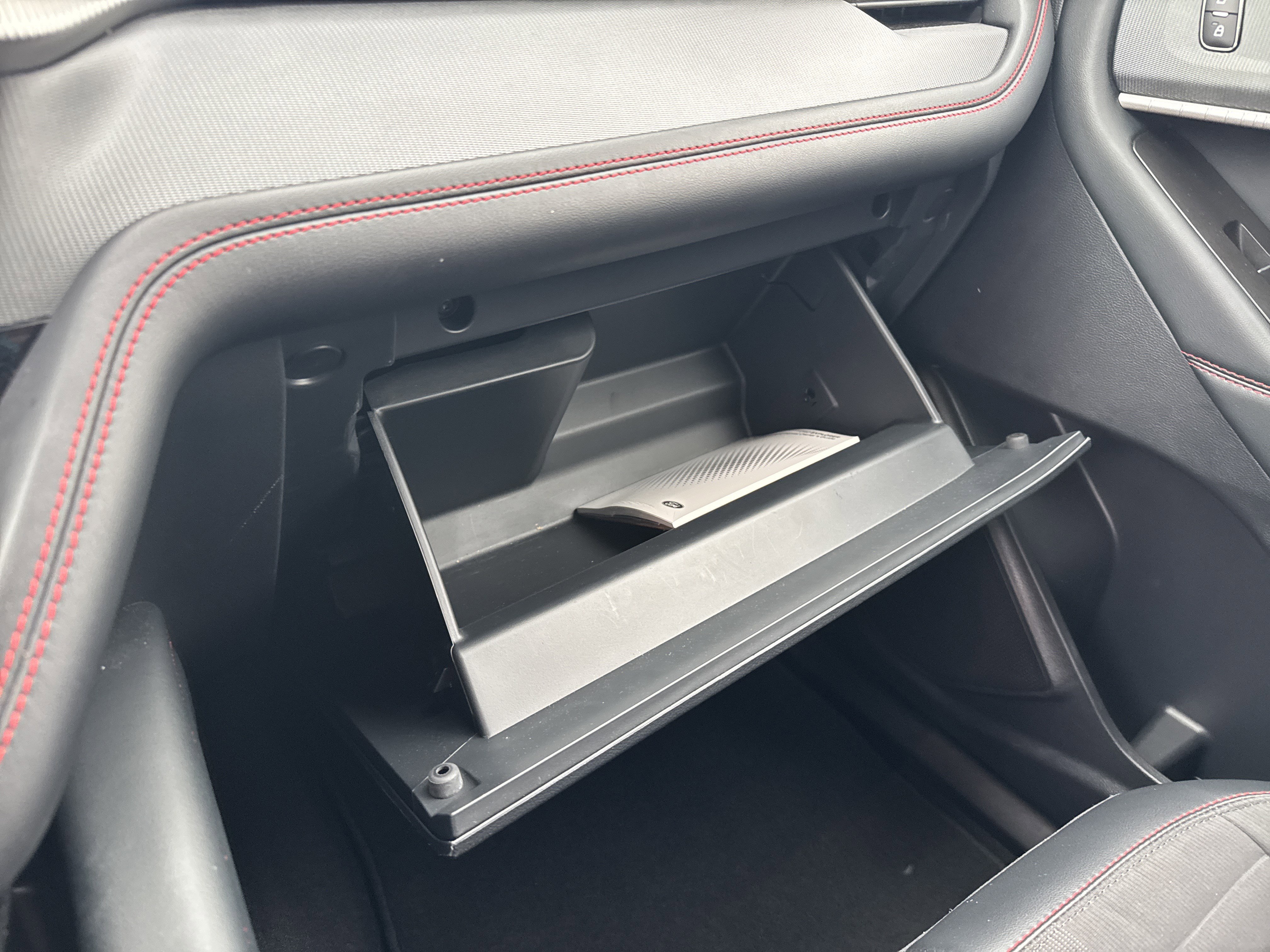 Used 2025 Ford Explorer ST-Line w/ ST-Line Street Pack image 48