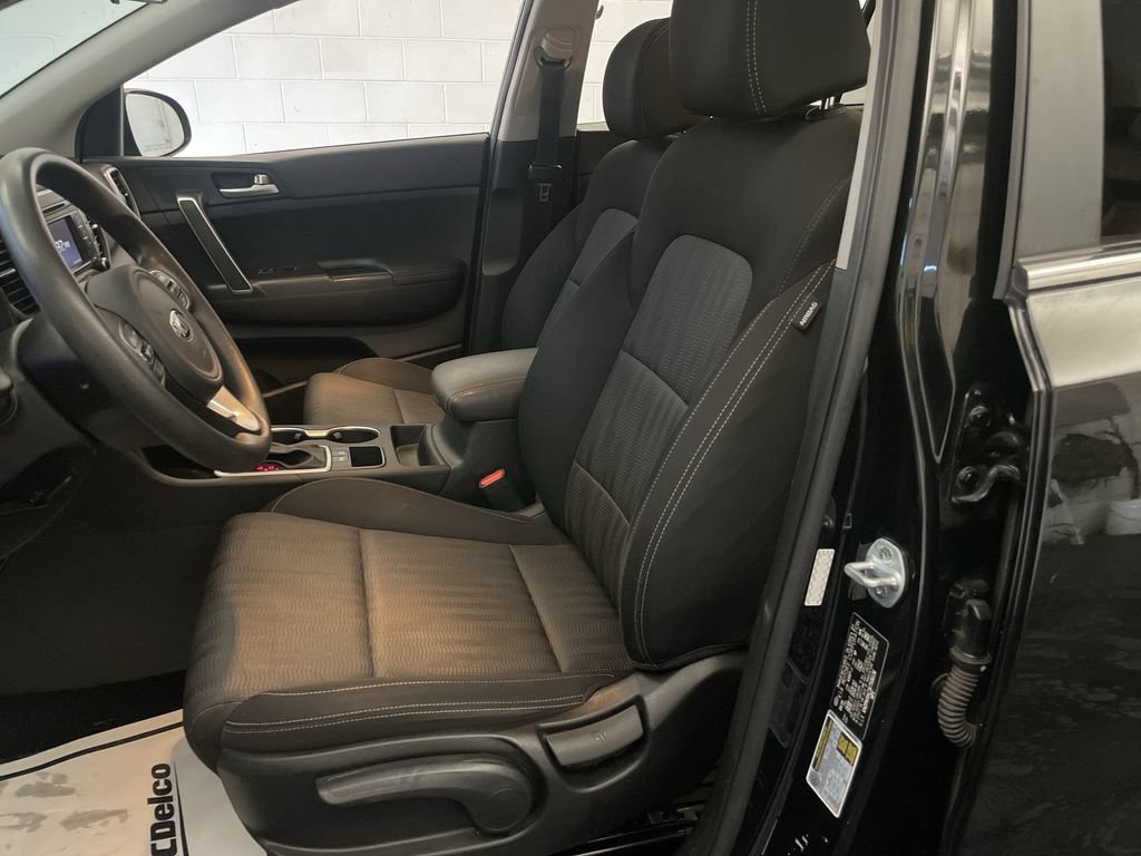 Used 2019 Kia Sportage LX FWD image 11