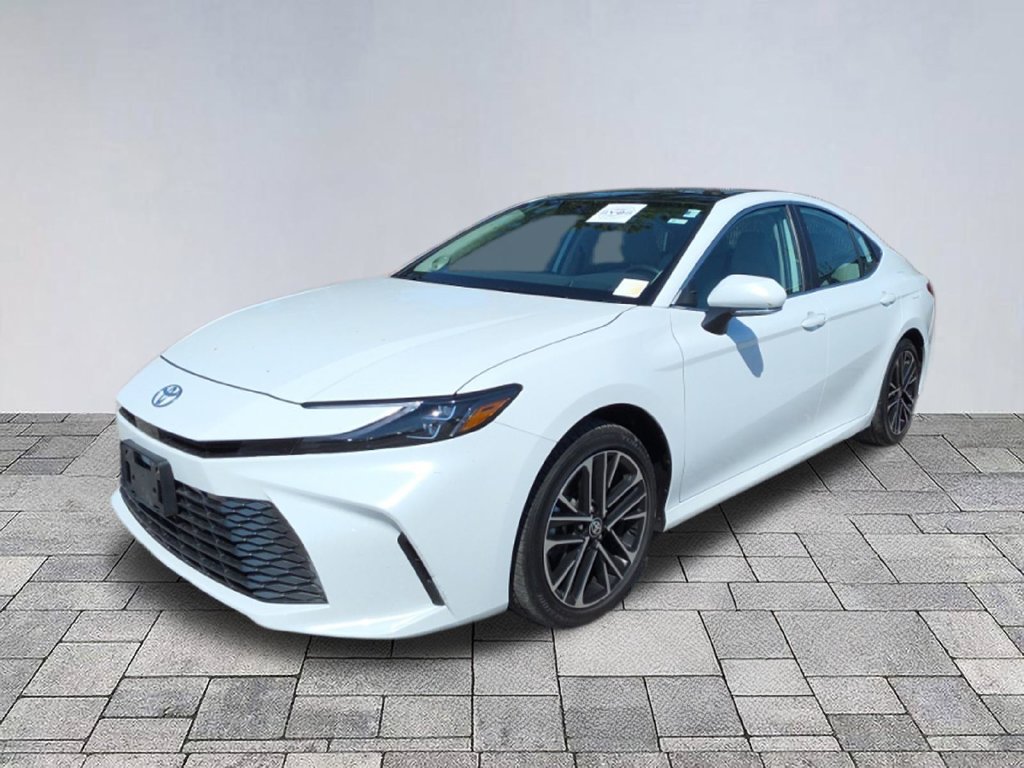 Used 2025 Toyota Camry XLE w/ Premium Package AWD/4WD image 3