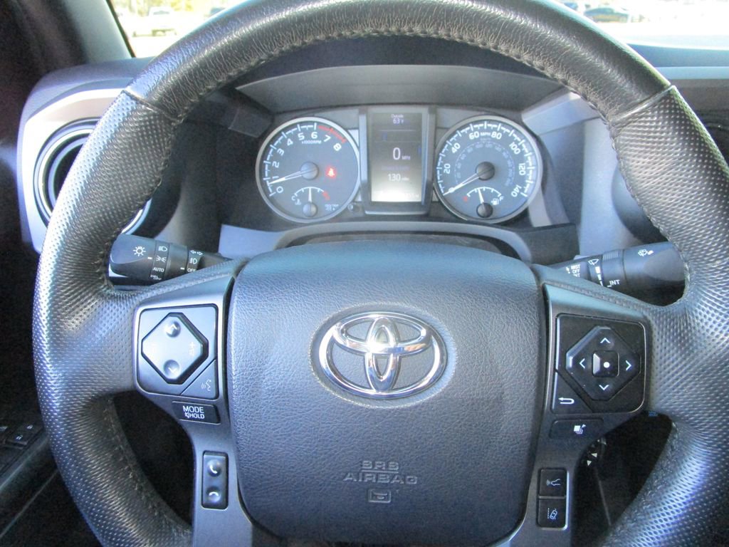 Used 2022 Toyota Tacoma TRD Off-Road image 28