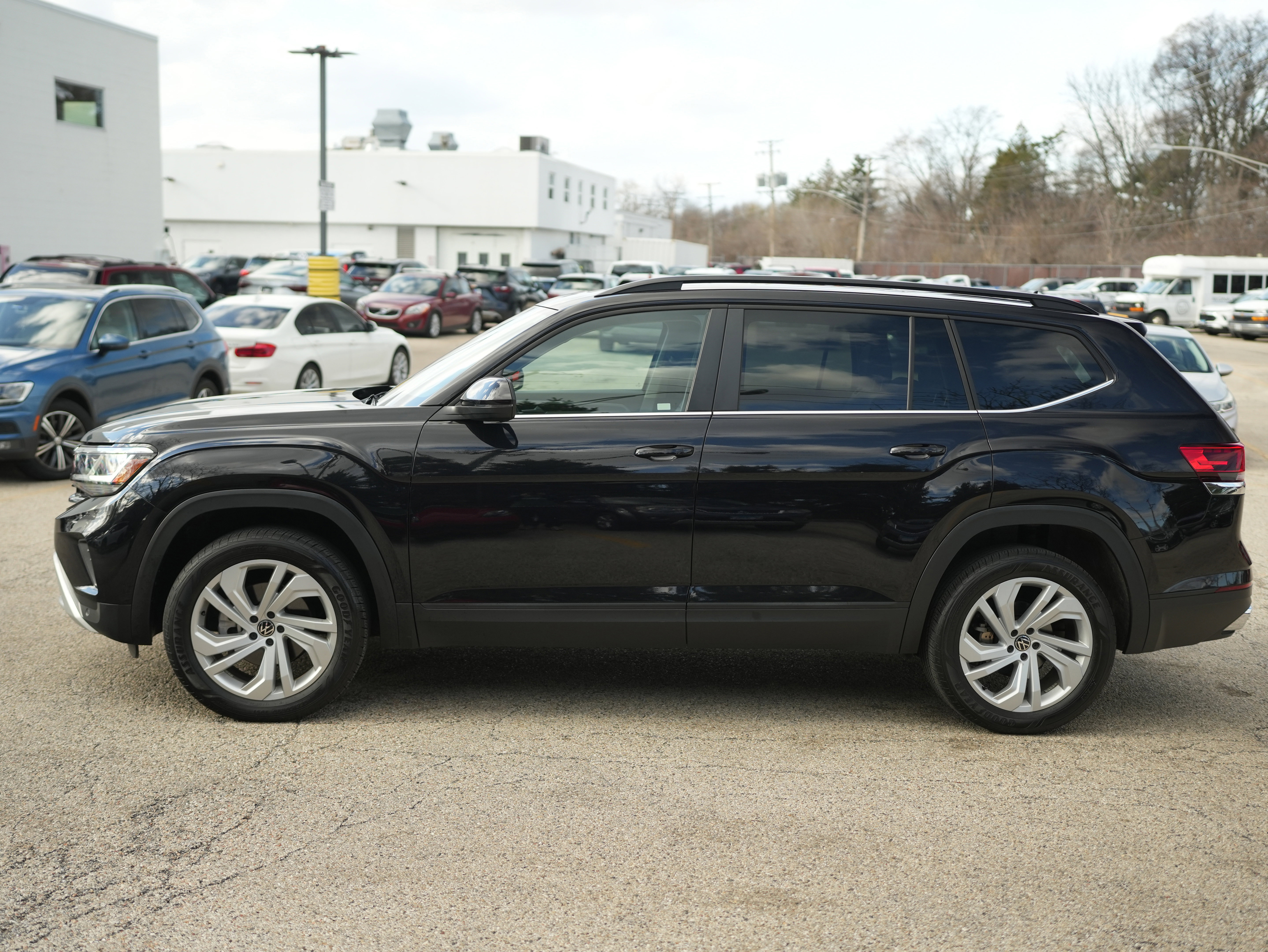 Certified 2023 Volkswagen Atlas SE w/ Panoramic Sunroof Package image 10